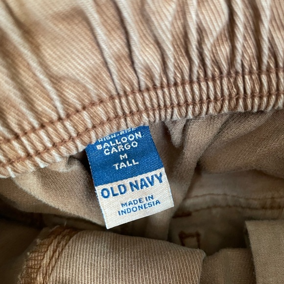 High Waisted Barrel Leg Cargo Ankle Pants - Picture 6 of 7